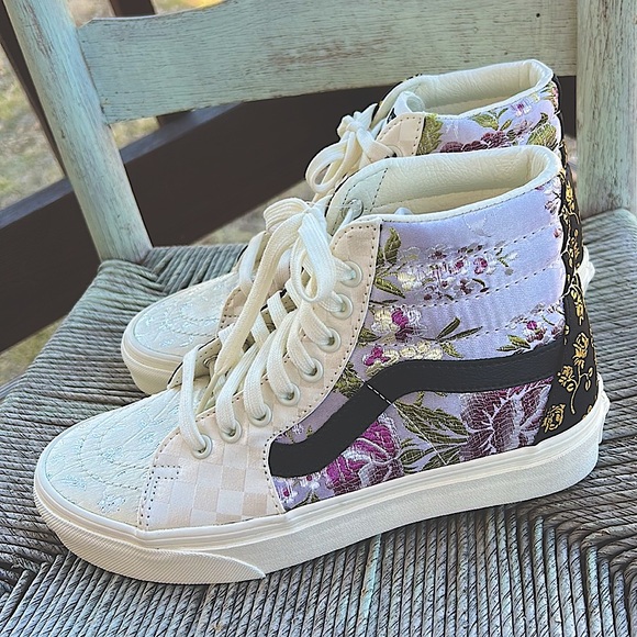 Vans Shoes - VANS Off the Wall Ladies 7 Sk8 Hi Brocade Patchwork White/Silver/Purple HighTops